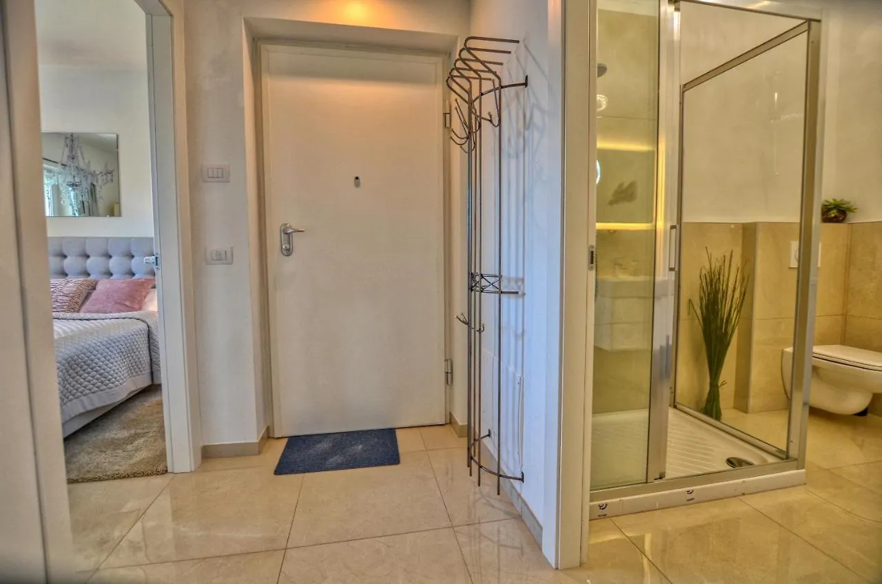 Felice Sul Lago 2-Bedroom Lakeview Apartment Menaggio