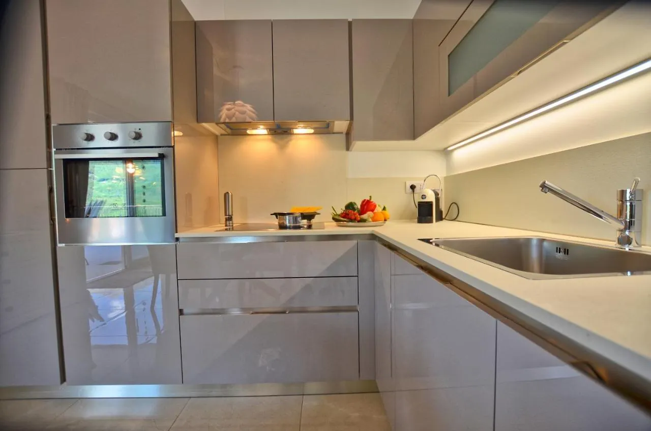 Felice Sul Lago 2-Bedroom Lakeview Apartment Menaggio