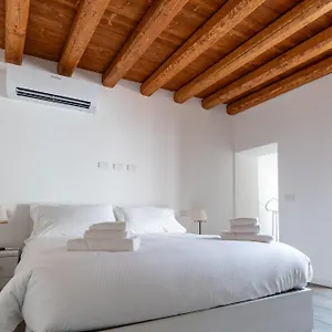  Apartment Piazza Del